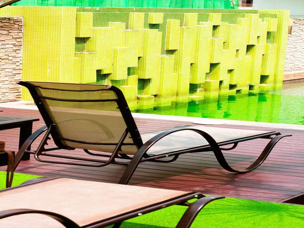 Citichic Sukhumvit 13 By Compass Hospitality - Newly Renovated Hotel Bangkok Exterior photo